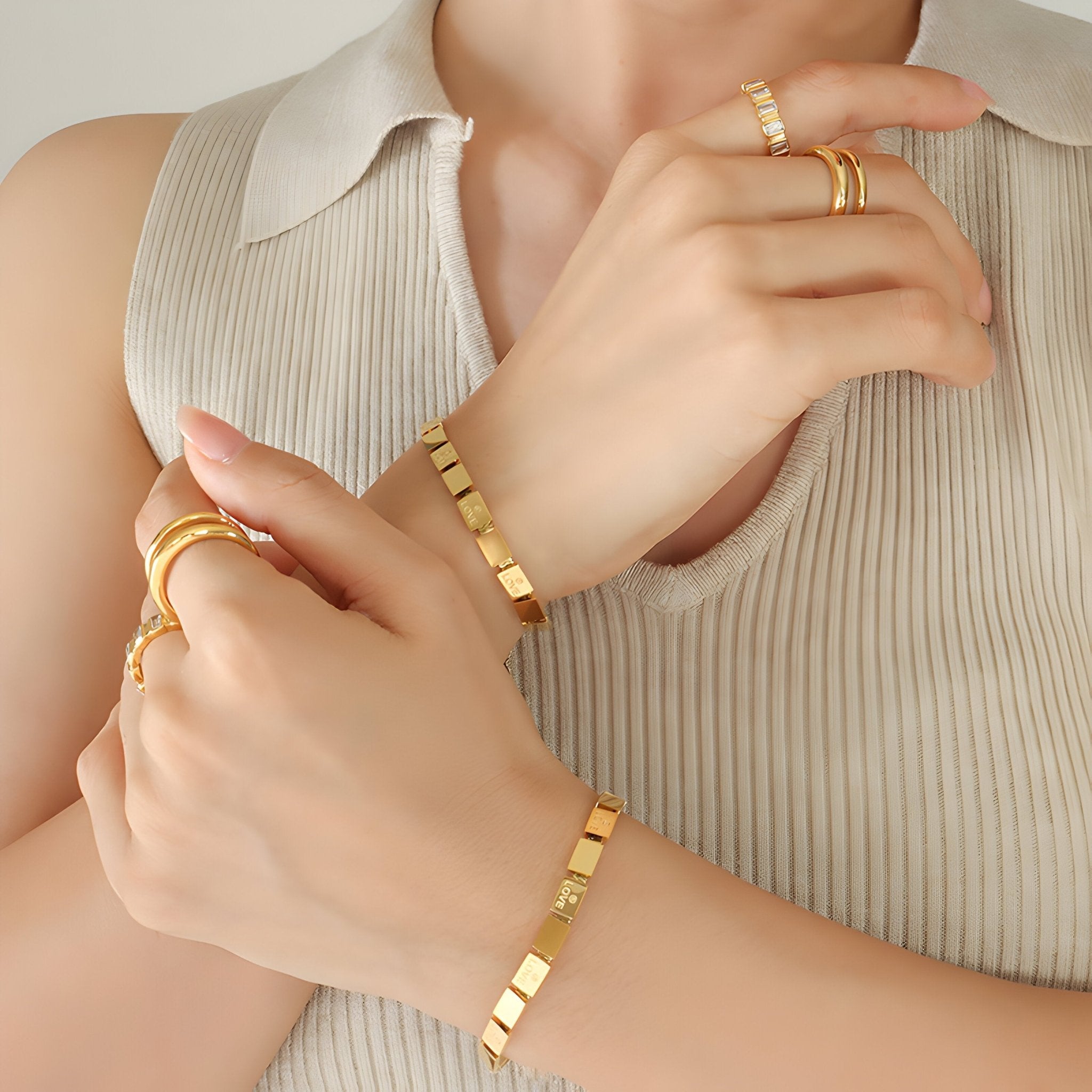 LOIS | Bransoletka z tytanu pokryta 18-karatowym złotem, model Love, Loïs