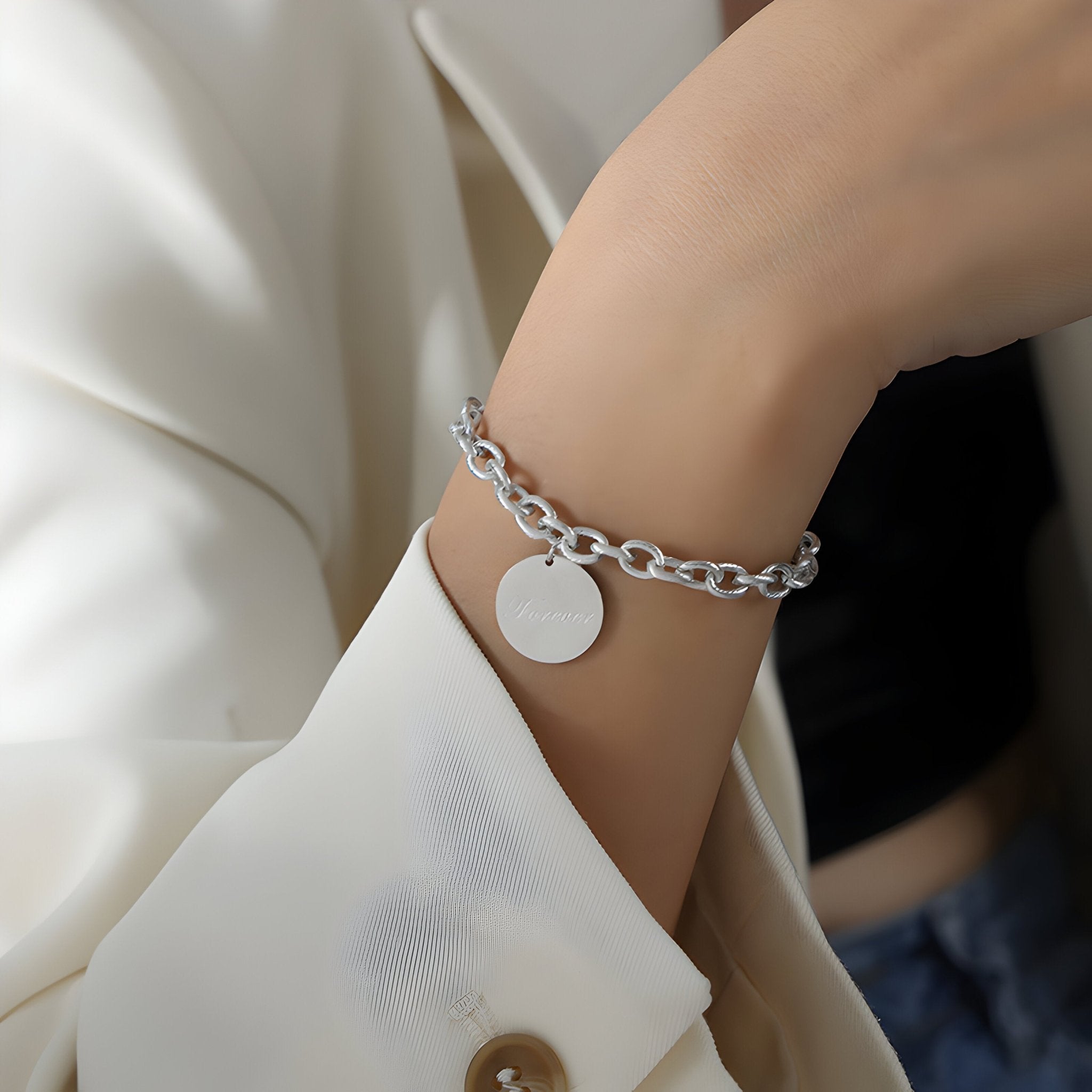 Złocony pasek z tytanu, medalion "Forever", model Anna